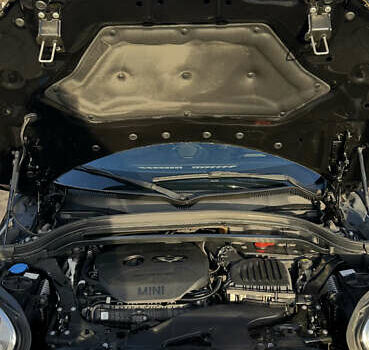 Черный Мини Кантримен, объемом двигателя 2 л и пробегом 128 тыс. км за 18500 $, фото 3 на Automoto.ua