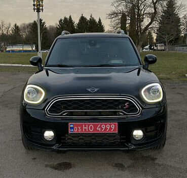 Черный Мини Кантримен, объемом двигателя 2 л и пробегом 128 тыс. км за 18500 $, фото 1 на Automoto.ua