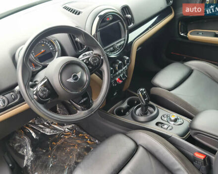 Черный Мини Кантримен, объемом двигателя 1.5 л и пробегом 97 тыс. км за 17300 $, фото 9 на Automoto.ua