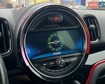 Черный Мини Кантримен, объемом двигателя 2 л и пробегом 80 тыс. км за 30990 $, фото 30 на Automoto.ua