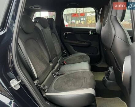 Черный Мини Кантримен, объемом двигателя 2 л и пробегом 80 тыс. км за 30990 $, фото 13 на Automoto.ua