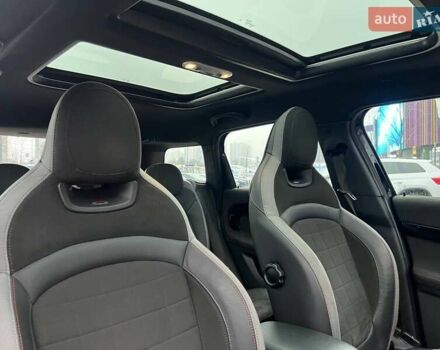 Черный Мини Кантримен, объемом двигателя 2 л и пробегом 80 тыс. км за 30990 $, фото 16 на Automoto.ua