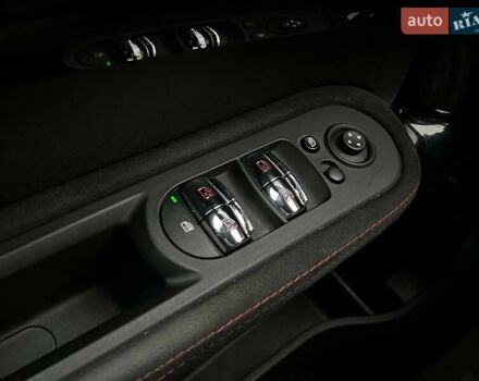 Черный Мини Кантримен, объемом двигателя 2 л и пробегом 80 тыс. км за 30990 $, фото 18 на Automoto.ua