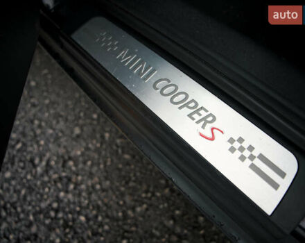 Чорний Міні Кантрімен, об'ємом двигуна 1.6 л та пробігом 135 тис. км за 11500 $, фото 35 на Automoto.ua