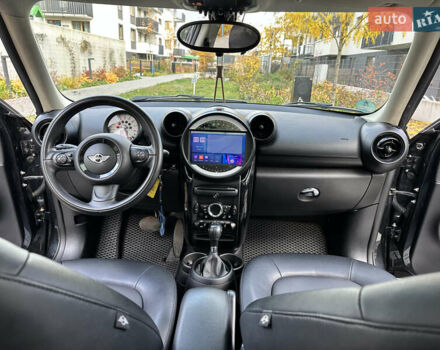 Чорний Міні Кантрімен, об'ємом двигуна 1.6 л та пробігом 194 тис. км за 11000 $, фото 6 на Automoto.ua