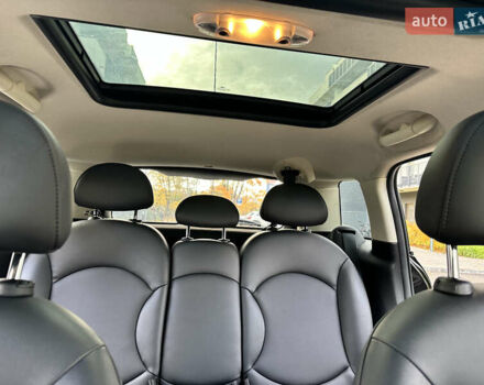 Чорний Міні Кантрімен, об'ємом двигуна 1.6 л та пробігом 194 тис. км за 11000 $, фото 16 на Automoto.ua