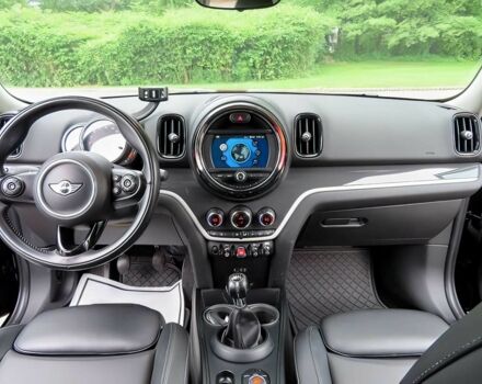 Чорний Міні Кантрімен, об'ємом двигуна 2 л та пробігом 44 тис. км за 11200 $, фото 9 на Automoto.ua