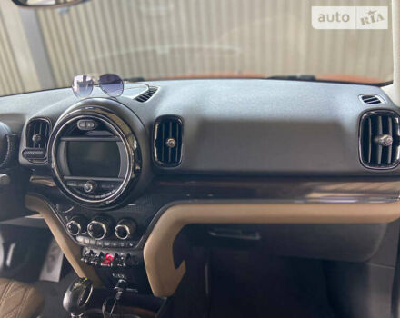 Коричневый Мини Кантримен, объемом двигателя 1.5 л и пробегом 87 тыс. км за 17400 $, фото 14 на Automoto.ua