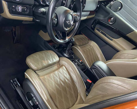 Коричневый Мини Кантримен, объемом двигателя 1.5 л и пробегом 87 тыс. км за 17400 $, фото 21 на Automoto.ua