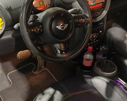 Желтый Мини Кантримен, объемом двигателя 1.6 л и пробегом 217 тыс. км за 8400 $, фото 12 на Automoto.ua