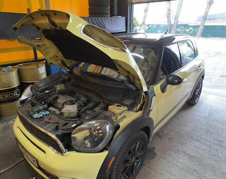 Желтый Мини Кантримен, объемом двигателя 1.6 л и пробегом 217 тыс. км за 8400 $, фото 16 на Automoto.ua