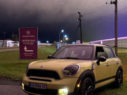 Жовтий Міні Кантрімен, об'ємом двигуна 1.6 л та пробігом 217 тис. км за 8400 $, фото 1 на Automoto.ua