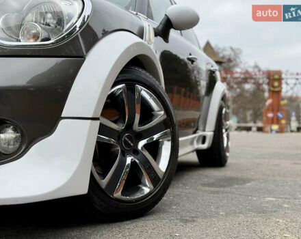 Серый Мини Кантримен, объемом двигателя 2 л и пробегом 149 тыс. км за 13800 $, фото 8 на Automoto.ua