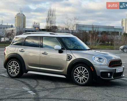 Сірий Міні Кантрімен, об'ємом двигуна 2 л та пробігом 73 тис. км за 20200 $, фото 5 на Automoto.ua