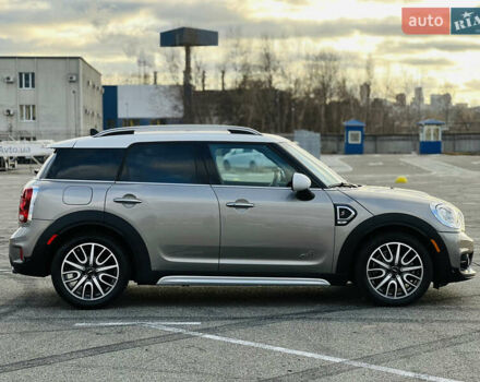 Сірий Міні Кантрімен, об'ємом двигуна 2 л та пробігом 73 тис. км за 20200 $, фото 7 на Automoto.ua