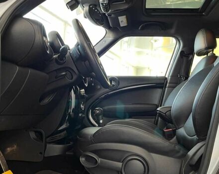 Сірий Міні Кантрімен, об'ємом двигуна 1.6 л та пробігом 115 тис. км за 11600 $, фото 8 на Automoto.ua