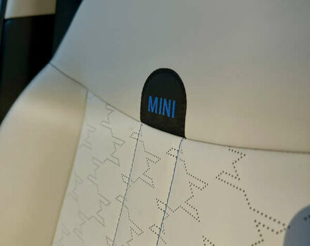 Сірий Міні Кантрімен, об'ємом двигуна 0 л та пробігом 17 тис. км за 41000 $, фото 18 на Automoto.ua