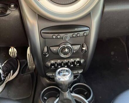 Зелений Міні Кантрімен, об'ємом двигуна 1.6 л та пробігом 129 тис. км за 8800 $, фото 11 на Automoto.ua