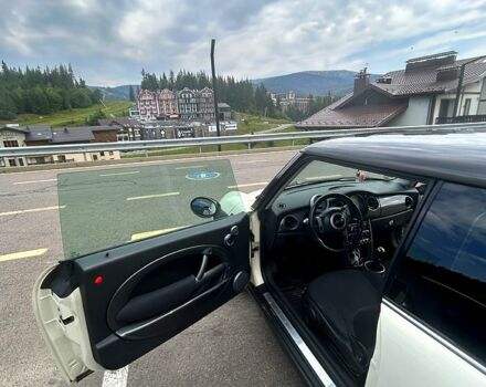 Білий Міні Hatch, об'ємом двигуна 1.6 л та пробігом 264 тис. км за 3700 $, фото 2 на Automoto.ua