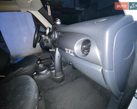 Белый Мини Hatch, объемом двигателя 1.6 л и пробегом 169 тыс. км за 4500 $, фото 14 на Automoto.ua