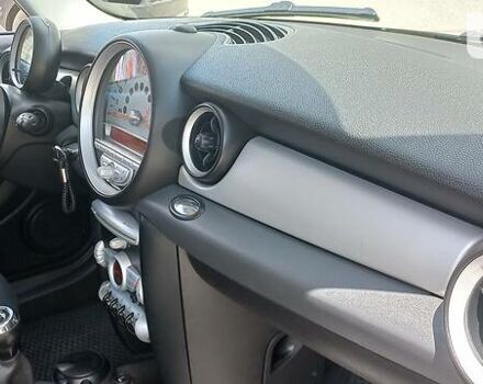 Белый Мини Hatch, объемом двигателя 1.6 л и пробегом 178 тыс. км за 6499 $, фото 14 на Automoto.ua