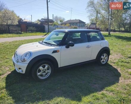 Белый Мини Hatch, объемом двигателя 1.6 л и пробегом 190 тыс. км за 5900 $, фото 52 на Automoto.ua