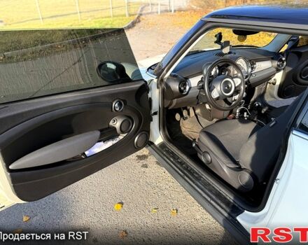 Белый Мини Hatch, объемом двигателя 1.6 л и пробегом 193 тыс. км за 6300 $, фото 6 на Automoto.ua