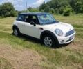 Белый Мини Hatch, объемом двигателя 1.6 л и пробегом 190 тыс. км за 5900 $, фото 5 на Automoto.ua