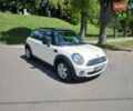 Белый Мини Hatch, объемом двигателя 1.6 л и пробегом 190 тыс. км за 5900 $, фото 1 на Automoto.ua