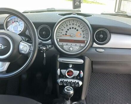 Белый Мини Hatch, объемом двигателя 1.6 л и пробегом 178 тыс. км за 6499 $, фото 17 на Automoto.ua