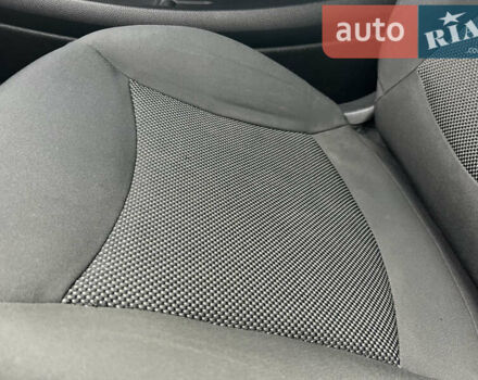 Белый Мини Hatch, объемом двигателя 1.6 л и пробегом 178 тыс. км за 6499 $, фото 26 на Automoto.ua