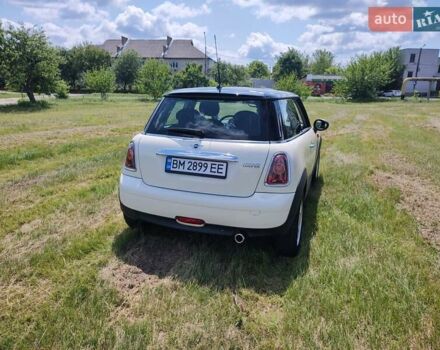 Белый Мини Hatch, объемом двигателя 1.6 л и пробегом 190 тыс. км за 5900 $, фото 3 на Automoto.ua