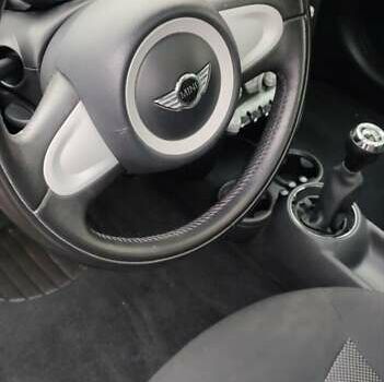 Белый Мини Hatch, объемом двигателя 1.6 л и пробегом 190 тыс. км за 5900 $, фото 82 на Automoto.ua