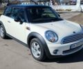 Белый Мини Hatch, объемом двигателя 1.6 л и пробегом 190 тыс. км за 5900 $, фото 1 на Automoto.ua