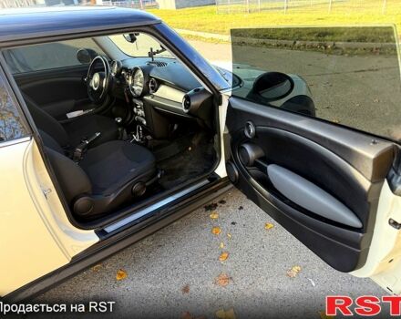 Белый Мини Hatch, объемом двигателя 1.6 л и пробегом 193 тыс. км за 6300 $, фото 4 на Automoto.ua