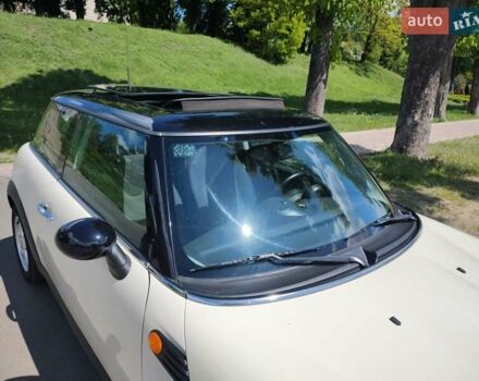 Белый Мини Hatch, объемом двигателя 1.6 л и пробегом 190 тыс. км за 5900 $, фото 45 на Automoto.ua