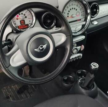 Белый Мини Hatch, объемом двигателя 1.6 л и пробегом 190 тыс. км за 5900 $, фото 94 на Automoto.ua