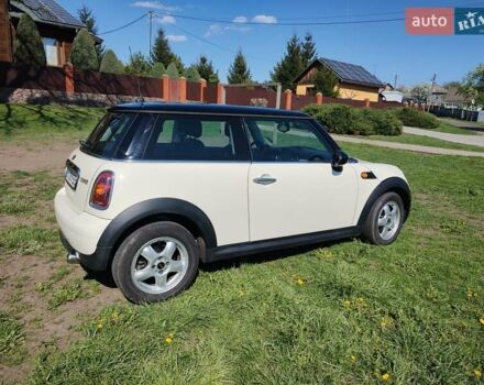 Белый Мини Hatch, объемом двигателя 1.6 л и пробегом 190 тыс. км за 5900 $, фото 56 на Automoto.ua