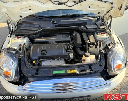 Белый Мини Hatch, объемом двигателя 1.6 л и пробегом 193 тыс. км за 6300 $, фото 11 на Automoto.ua