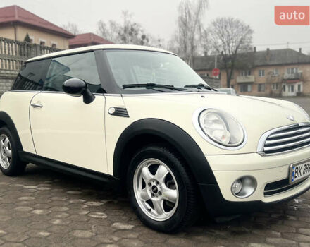 Белый Мини Hatch, объемом двигателя 1.4 л и пробегом 123 тыс. км за 5000 $, фото 6 на Automoto.ua