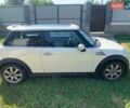 Белый Мини Hatch, объемом двигателя 1.6 л и пробегом 122 тыс. км за 8500 $, фото 1 на Automoto.ua