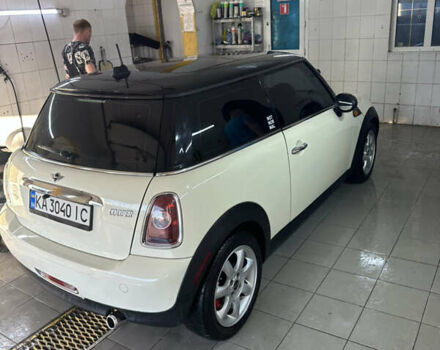 Белый Мини Hatch, объемом двигателя 1.6 л и пробегом 207 тыс. км за 7200 $, фото 1 на Automoto.ua