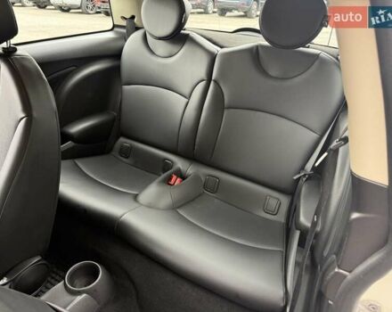 Белый Мини Hatch, объемом двигателя 1.6 л и пробегом 131 тыс. км за 8800 $, фото 7 на Automoto.ua