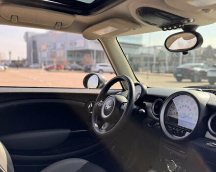Белый Мини Hatch, объемом двигателя 1.6 л и пробегом 174 тыс. км за 8400 $, фото 15 на Automoto.ua