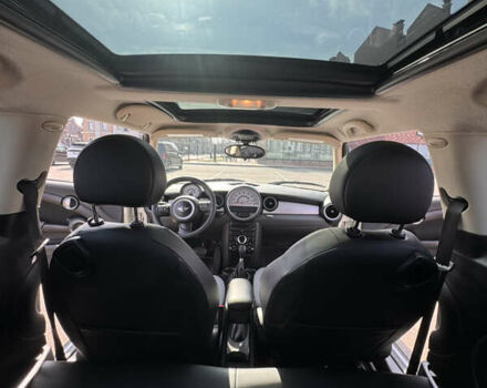Белый Мини Hatch, объемом двигателя 1.6 л и пробегом 174 тыс. км за 8400 $, фото 24 на Automoto.ua
