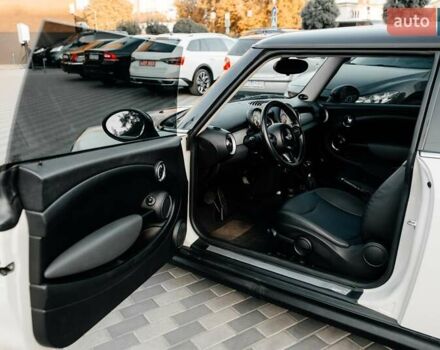 Білий Міні Hatch, об'ємом двигуна 1.6 л та пробігом 243 тис. км за 6500 $, фото 14 на Automoto.ua