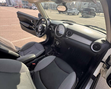 Белый Мини Hatch, объемом двигателя 1.6 л и пробегом 174 тыс. км за 8400 $, фото 12 на Automoto.ua