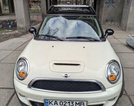 Белый Мини Hatch, объемом двигателя 1.6 л и пробегом 240 тыс. км за 8900 $, фото 5 на Automoto.ua