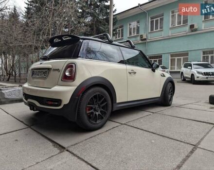 Белый Мини Hatch, объемом двигателя 1.6 л и пробегом 240 тыс. км за 8900 $, фото 7 на Automoto.ua