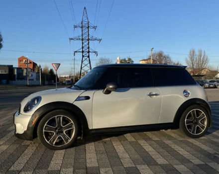 Белый Мини Hatch, объемом двигателя 1.6 л и пробегом 230 тыс. км за 8200 $, фото 4 на Automoto.ua